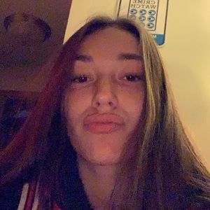 Meet your Posher, Caitlin